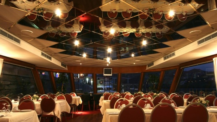 Cruise with Christmas Dinner on Board - TZ